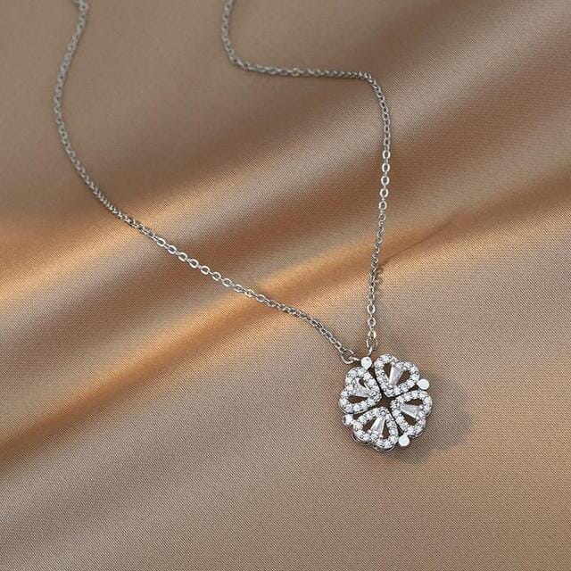 Colar Amor Eterno Trevo de 4 Corações Prata